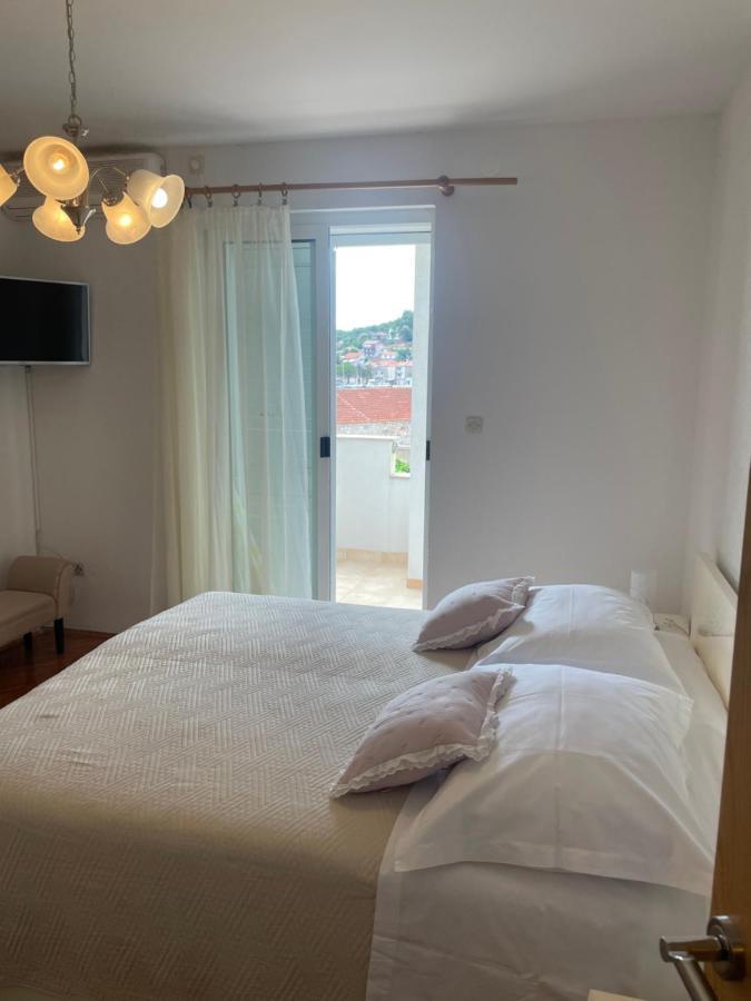 Apartmani Isabella - Ilda Radonic Jelsa  Ngoại thất bức ảnh