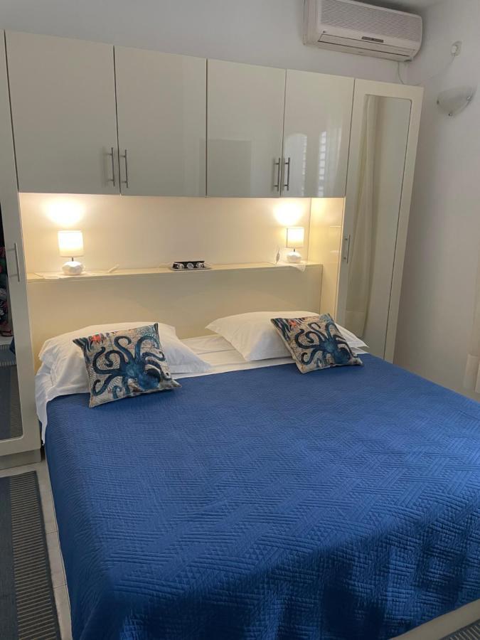 Apartmani Isabella - Ilda Radonic Jelsa  Ngoại thất bức ảnh