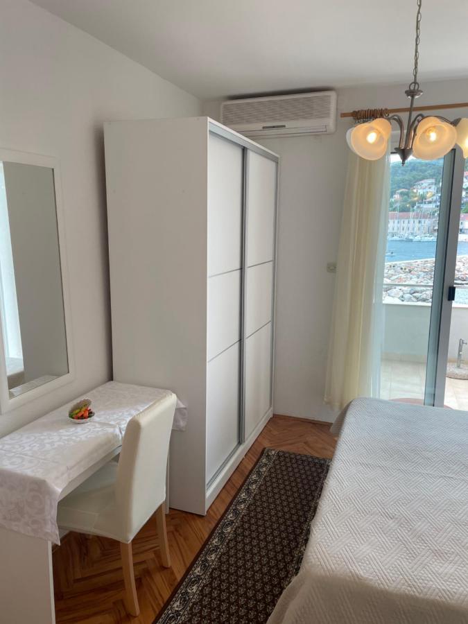 Apartmani Isabella - Ilda Radonic Jelsa  Ngoại thất bức ảnh