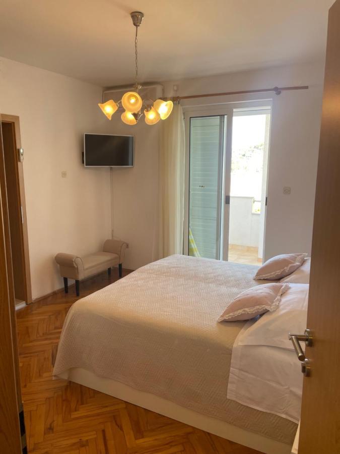 Apartmani Isabella - Ilda Radonic Jelsa  Ngoại thất bức ảnh