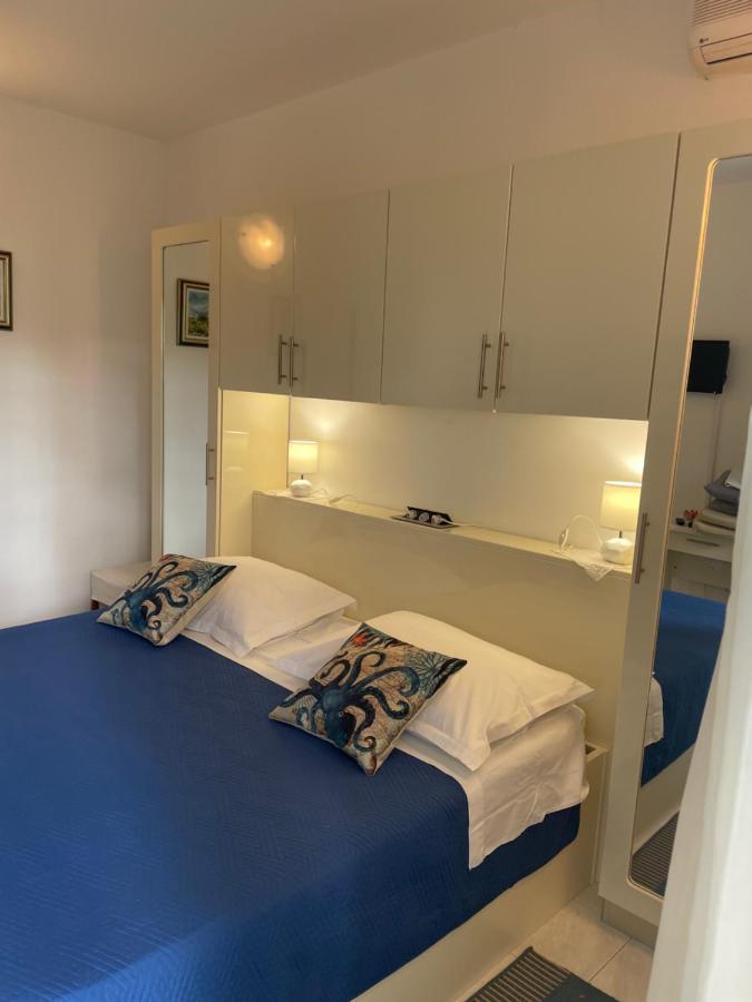 Apartmani Isabella - Ilda Radonic Jelsa  Ngoại thất bức ảnh