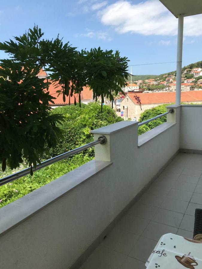 Apartmani Isabella - Ilda Radonic Jelsa  Ngoại thất bức ảnh