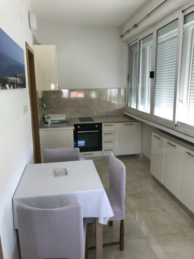 Apartmani Isabella - Ilda Radonic Jelsa  Ngoại thất bức ảnh